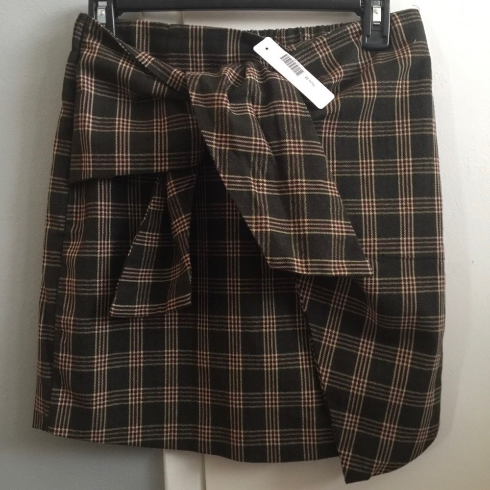 Plaid Tie Front Slit Skirt - Picture 6 of 9